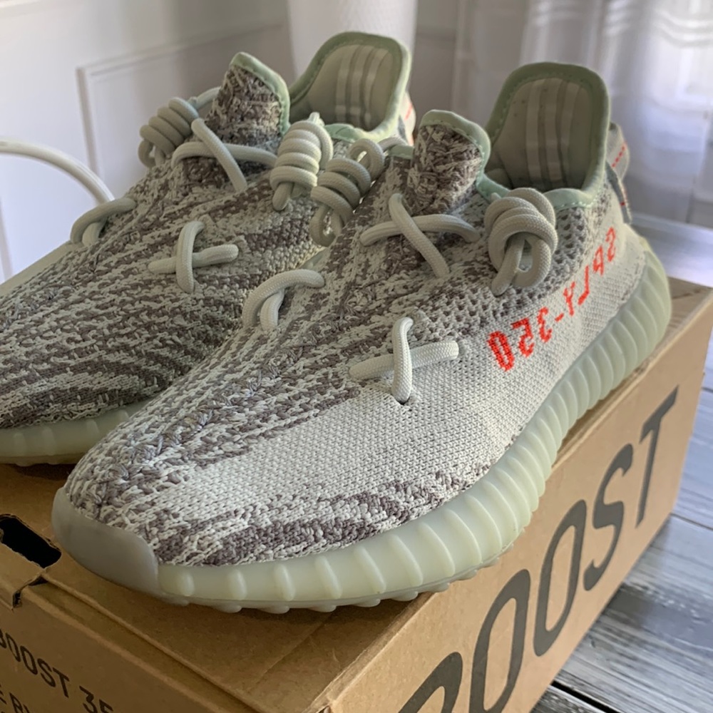 Yeezy 350 boost adidas (blue tint) (used)